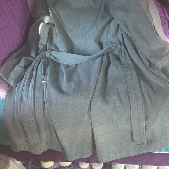 UGG Belted Robe With Pockets - Picture 5 of 8